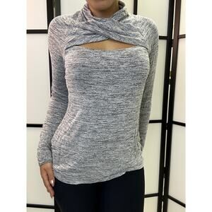 Woman’s fashion sweater size large